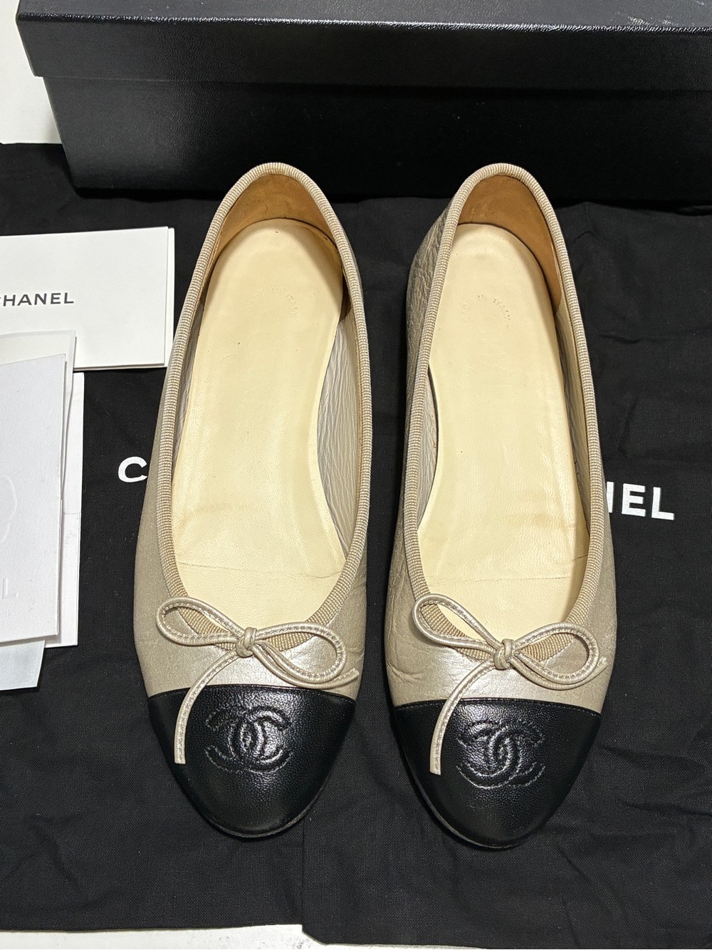CHANEL silver cream and Black Cap-Toe Leather Ballet Flats